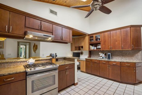 House in Lake Wales, Florida 2 bedrooms, 141.77 sq.m. № 2199676 - photo 18