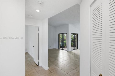 Купить виллу или дом в Хайалиа, Флорида 2 спальни, 92.07м2, № 2016810 - фото 9