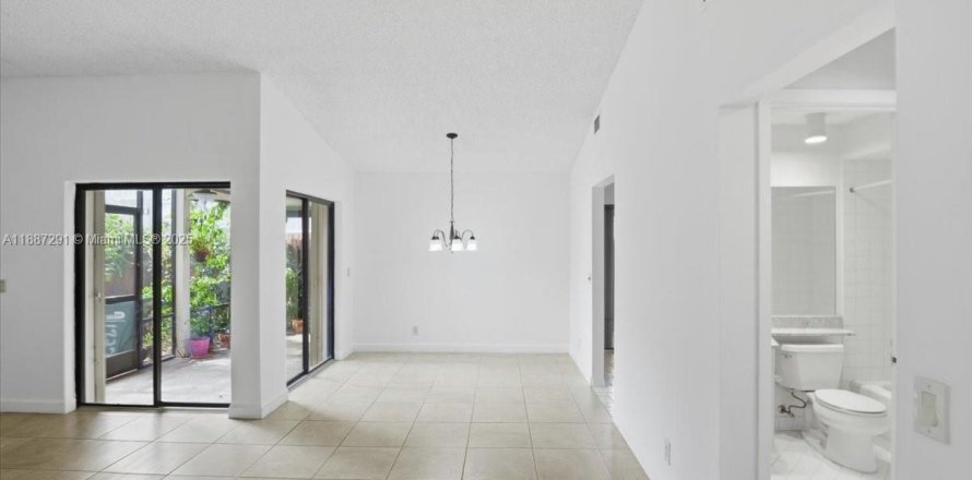 Дом в Хайалиа, Флорида 2 спальни, 92.07м2 № 2016810