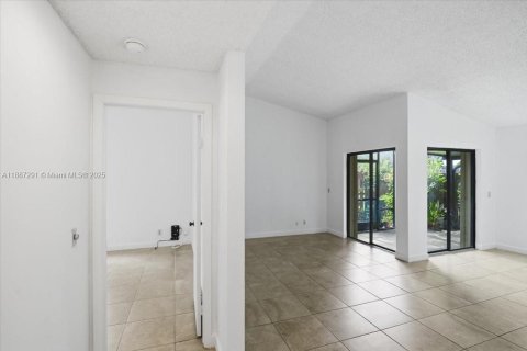 Купить виллу или дом в Хайалиа, Флорида 2 спальни, 92.07м2, № 2016810 - фото 5