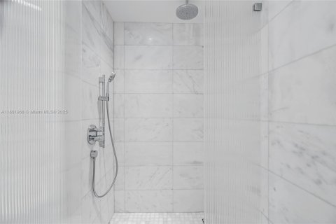 Condominio en venta en Miami Beach, Florida, 3 dormitorios, 217.02 m2 № 1875429 - foto 22