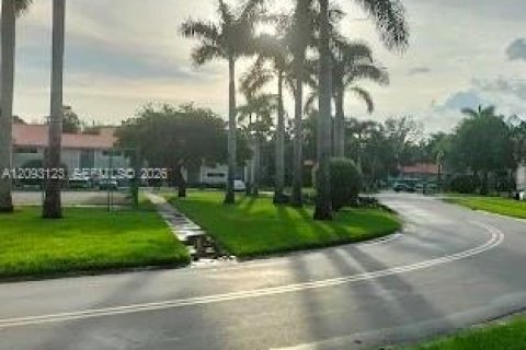 Condo in West Palm Beach, Florida, 2 bedrooms  № 2378514 - photo 13