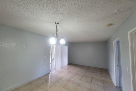 Condo in West Palm Beach, Florida, 2 bedrooms  № 2378514 - photo 6
