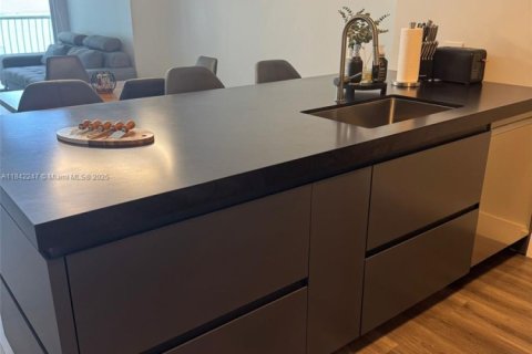 Copropriété à vendre à Miami, Floride: 1 chambre, 73.49 m2 № 1836228 - photo 7