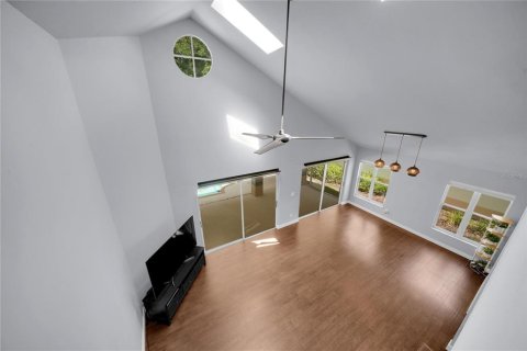 House in Tampa, Florida 4 bedrooms, 219.99 sq.m. № 2204146 - photo 11