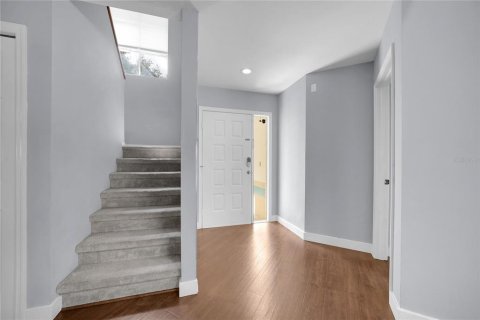 House in Tampa, Florida 4 bedrooms, 219.99 sq.m. № 2204146 - photo 9