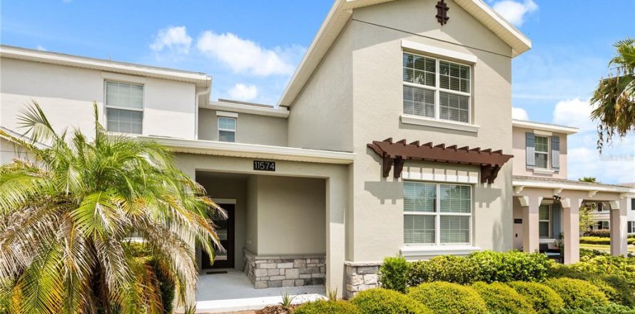 Townhouse in STOREY PARK in Orlando, Florida 4 bedrooms, 184.13 sq.m. № 2232177