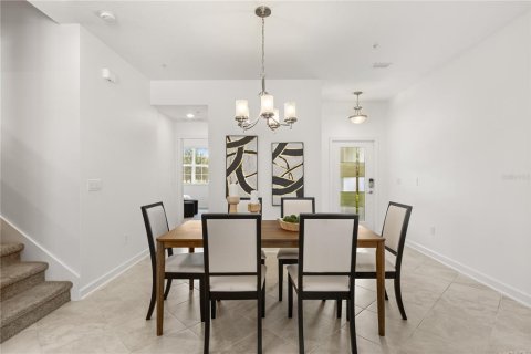 Townhouse in STOREY PARK in Orlando, Florida 4 bedrooms, 184.13 sq.m. № 2232177 - photo 6