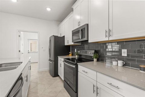 Townhouse in STOREY PARK in Orlando, Florida 4 bedrooms, 184.13 sq.m. № 2232177 - photo 12