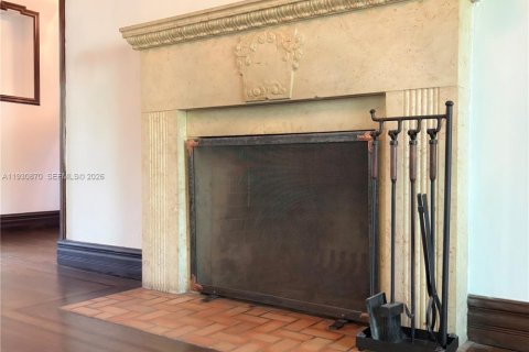 House in Miami, Florida 4 bedrooms, 214.05 sq.m. № 2010827 - photo 8