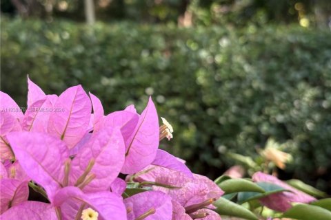 House in Miami, Florida 4 bedrooms, 214.05 sq.m. № 2010827 - photo 28