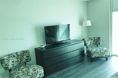Купить кондоминиум в Майами, Флорида 1 спальня, 74.88м2, № 1936514 - фото 14