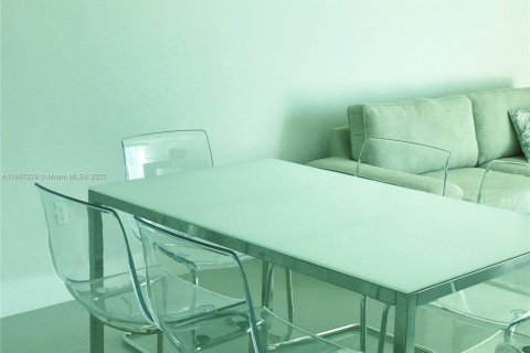 Купить кондоминиум в Майами, Флорида 1 спальня, 74.88м2, № 1936514 - фото 16