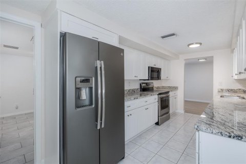 Купить виллу или дом в Холидэй, Флорида 9 комнат, 103.4м2, № 2136489 - фото 3