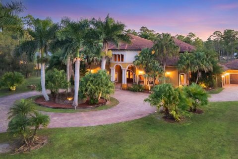 House in North Port, Florida 6 bedrooms, 793.48 sq.m. № 2106282