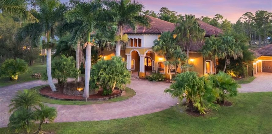 Casa en North Port, Florida 6 dormitorios, 793.48 m2 № 2106282