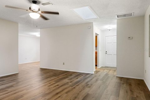 Casa en alquiler en Orange City, Florida, 3 dormitorios, 123.56 m2 № 1843508 - foto 3