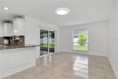 House in Tampa, Florida 3 bedrooms, 154.4 sq.m. № 1894142 - photo 14