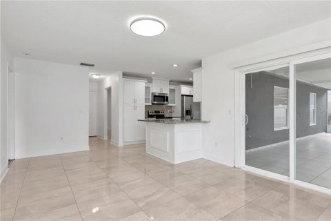House in Tampa, Florida 3 bedrooms, 154.4 sq.m. № 1894142 - photo 15