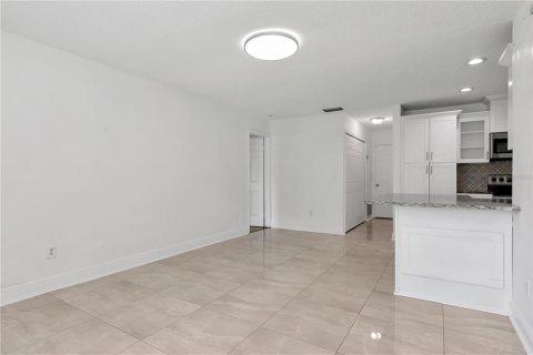 House in Tampa, Florida 3 bedrooms, 154.4 sq.m. № 1894142 - photo 16