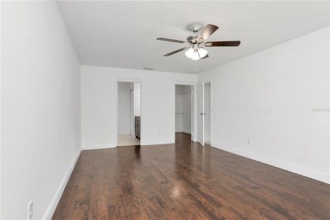House in Tampa, Florida 3 bedrooms, 154.4 sq.m. № 1894142 - photo 18