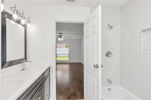 House in Tampa, Florida 3 bedrooms, 154.4 sq.m. № 1894142 - photo 20