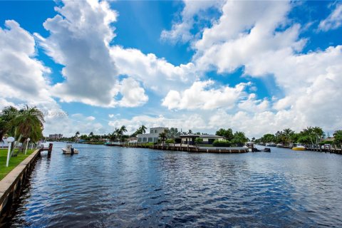 Condominio en venta en Pompano Beach, Florida, 1 dormitorio, 64.1 m2 № 1933356 - foto 9