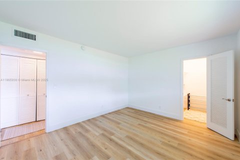 Condominio en venta en Pompano Beach, Florida, 1 dormitorio, 64.1 m2 № 1933356 - foto 8