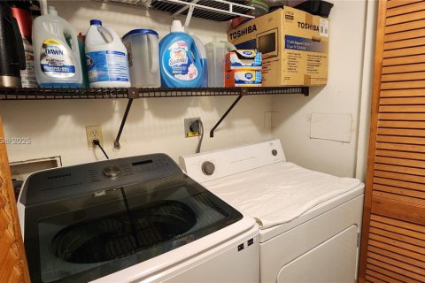 Купить кондоминиум в Помпано-Бич, Флорида 2 спальни, 101.26м2, № 2012365 - фото 22