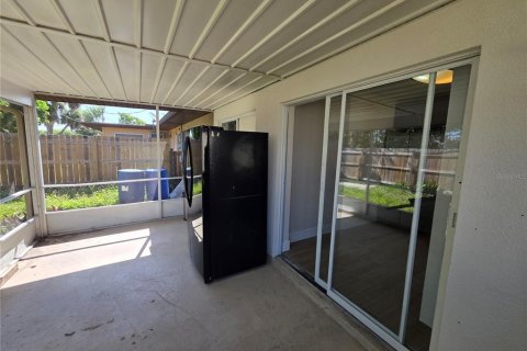 Apartment in Port Charlotte, Florida 2 bedrooms, 83.61 sq.m. № 2095623 - photo 14