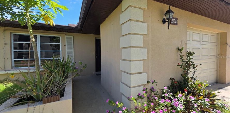 Apartment in Port Charlotte, Florida 2 bedrooms, 83.61 sq.m. № 2095623
