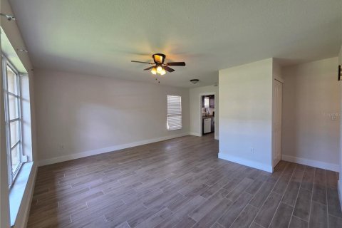 Apartment in Port Charlotte, Florida 2 bedrooms, 83.61 sq.m. № 2095623 - photo 8