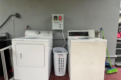 Купить коммерческую недвижимость в Майами, Флорида 263.75м2, № 2001495 - фото 6