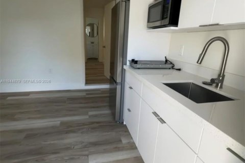 Купить коммерческую недвижимость в Майами, Флорида 263.75м2, № 2001495 - фото 8