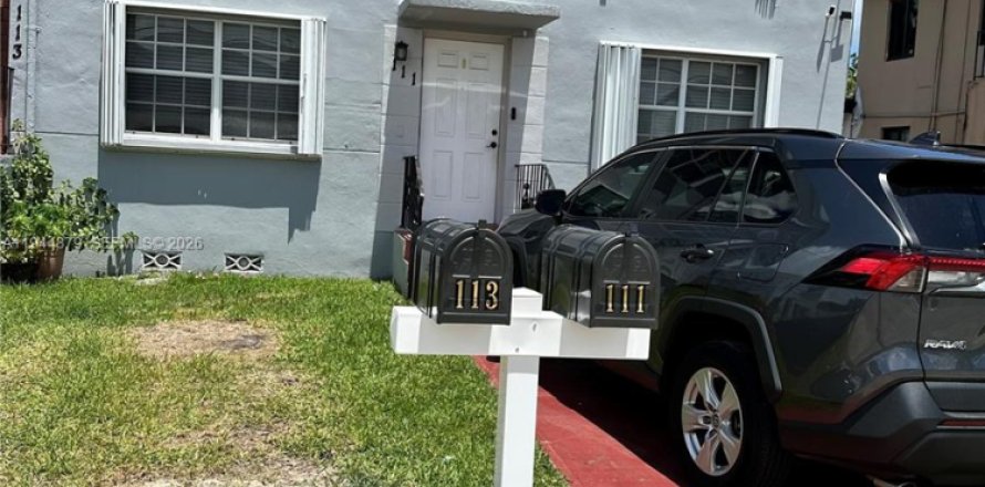 Коммерческая недвижимость в Майами, Флорида 263.75м2 № 2001495