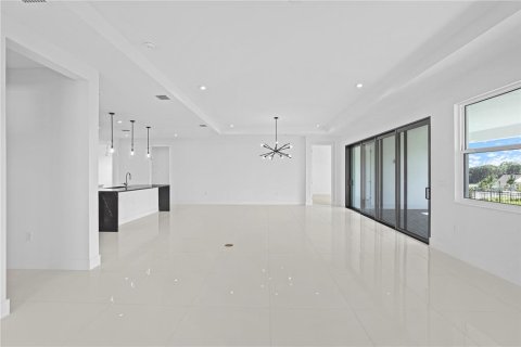 Villa ou maison à vendre à Lady Lake, Floride: 3 chambres, 237.27 m2 № 2148648 - photo 8