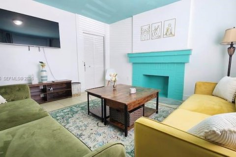 Casa en Miami, Florida 4 dormitorios, 203.18 m2 № 2002636