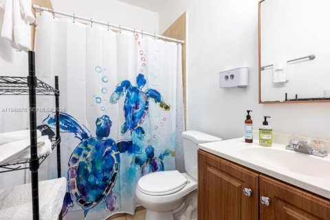 Casa en venta en Miami, Florida, 4 dormitorios, 203.18 m2 № 2002636 - foto 13