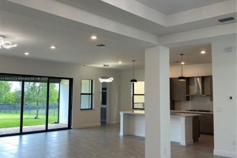 House in Parkland, Florida 5 bedrooms, 395.3 sq.m. № 1945151 - photo 10