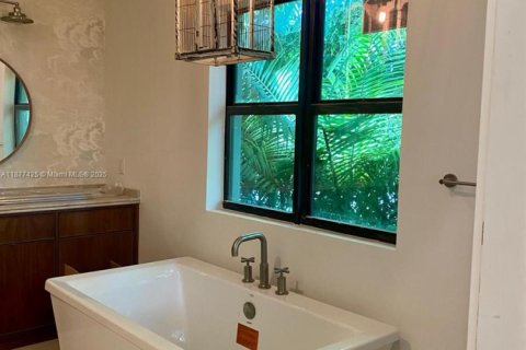 Villa ou maison à louer à Miami, Floride: 4 chambres № 1943521 - photo 15