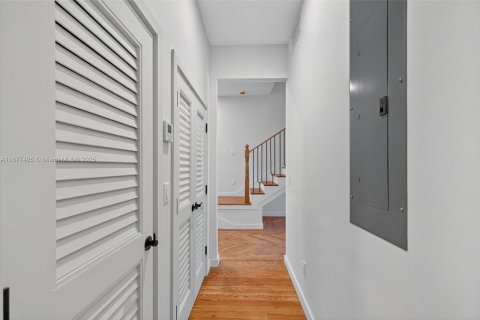 Villa ou maison à louer à Miami, Floride: 4 chambres № 1943521 - photo 25