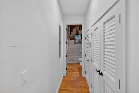 Villa ou maison à louer à Miami, Floride: 4 chambres № 1943521 - photo 27