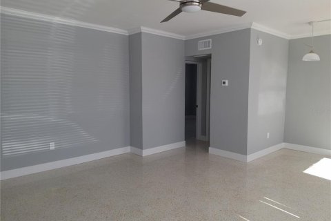 Appartement à louer à Treasure Island, Floride: 1 chambre, 78.97 m2 № 2232921 - photo 7