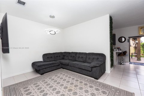 Townhouse in Davie, Florida 3 bedrooms, 149.57 sq.m. № 1950326 - photo 8