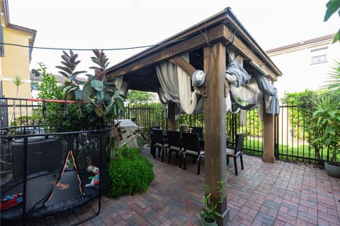 Townhouse in Davie, Florida 3 bedrooms, 149.57 sq.m. № 1950326 - photo 18