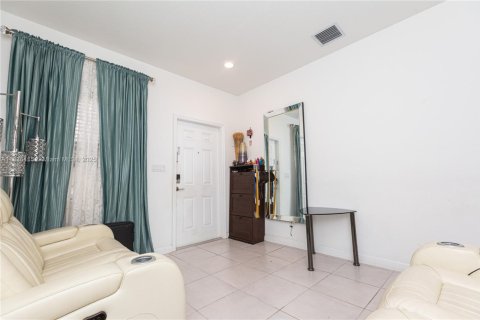 Townhouse in Davie, Florida 3 bedrooms, 149.57 sq.m. № 1950326 - photo 4