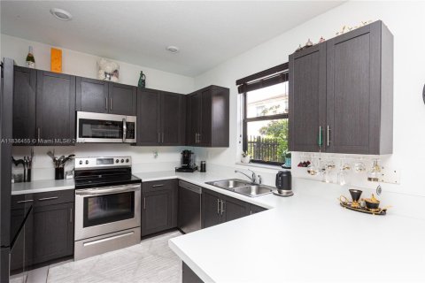 Townhouse in Davie, Florida 3 bedrooms, 149.57 sq.m. № 1950326 - photo 11