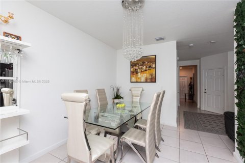 Townhouse in Davie, Florida 3 bedrooms, 149.57 sq.m. № 1950326 - photo 14