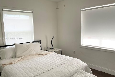 House in Miami, Florida 3 bedrooms, 98.38 sq.m. № 1992510 - photo 21