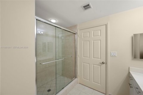 Condo in Plantation, Florida, 2 bedrooms  № 2043046 - photo 14